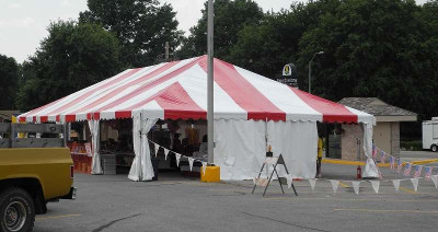 Image of 30 X 60 Red & White unique™ frame tent